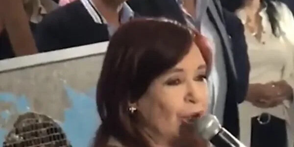 Cristina Kirchner le dejó un mensaje a los trabajadores del Senado: “No me voy a ningún lado, ya saben dónde encontrarme”