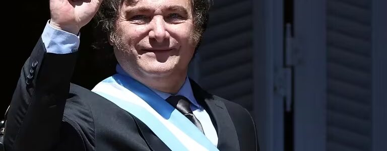 Milei reunió a los diputados libertarios en Casa Rosada para definir la estrategia parlamentaria de la ley ómnibus