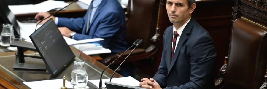 Tras un nuevo cuarto intermedio en Diputados, el Gobierno continúa con las negociaciones para destrabar la Ley Ómnibus