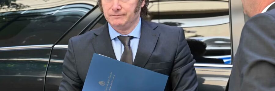 Milei descartó dolarizar la economía este año: “No dan los tiempos”