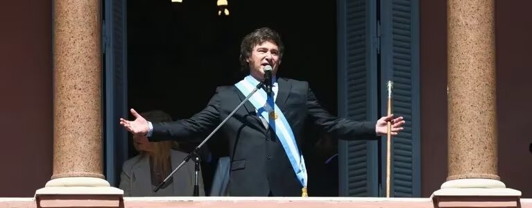 Se suspendió la reunión de gabinete y el Gobierno se enfoca en evitar el rechazo al DNU