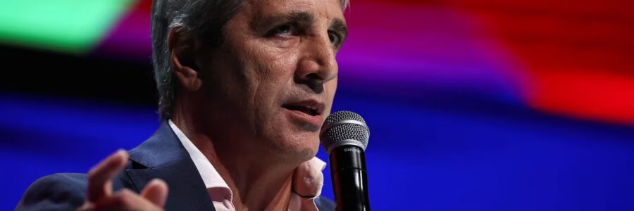 Las credenciales del Gobierno para negociar con el FMI: en dos meses ajustó $2,2 billones por sobre lo exigido y sumó más reservas