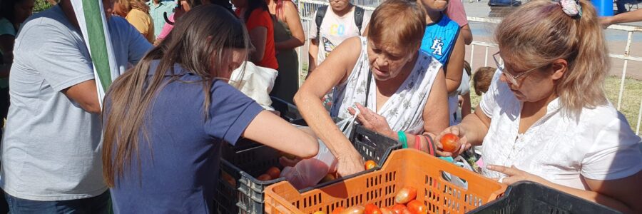 Gran concurrencia de vecinos a la propuesta “El mercado en tu barrio”