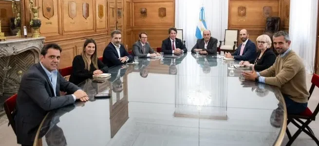 Ley ómnibus: el Gobierno recibió a diputados del PRO