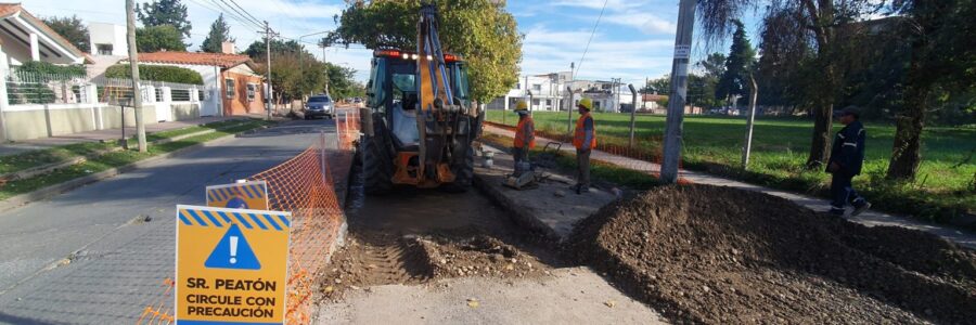 Efectúan arreglo de calzada en Av. Di Pascuo y en Olavarria al 300