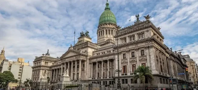 El Gobierno ultima detalles en Diputados para tratar la ley ómnibus la semana que viene