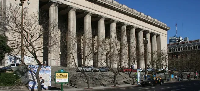 El Gobierno anunció que depositó fondos para las universidades y reiteró que auditará los gastos