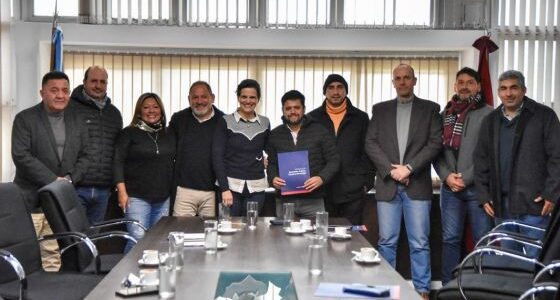 Educación rubricó convenios con municipios para continuar capacitando a jóvenes salteños