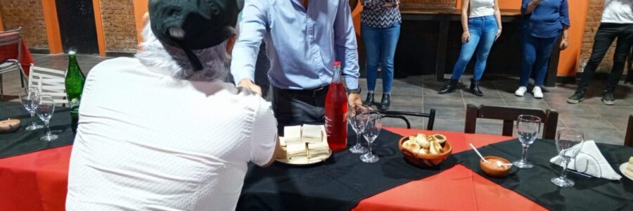 Con nuevas estructuras, se relanzó el Mercadito municipal Evita