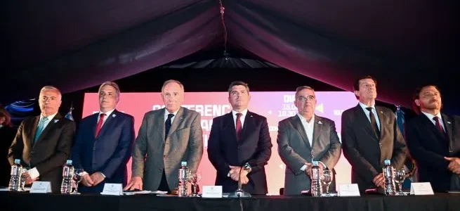 Cinco gobernadores acordaron la conformación de la Mesa del Cobre y respaldaron el RIGI