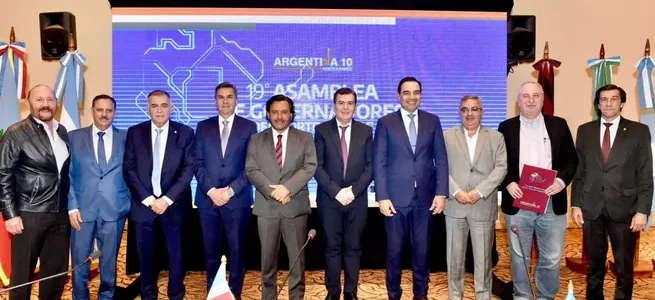 Gobernadores del norte negocian por la votación de la ley Bases en el Senado