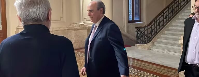 Con Francos a la cabeza, el Gobierno activa el Consejo de Mayo y busca agrupar a los empresarios