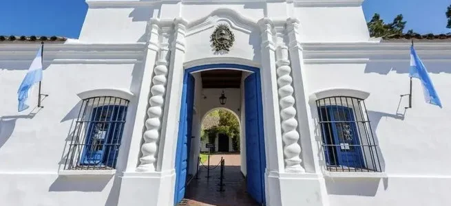 Gobierno y oposición celebraron el 9 de julio tras el acto por el Pacto de Mayo