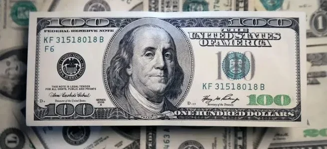 Dólar: el mercado cree que reducción del Impuesto PAIS seguirá demorada