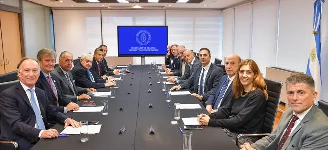 Consejo de Mayo: reunión del Gobierno con el Grupo de los Seis confirmó mesa con CGT