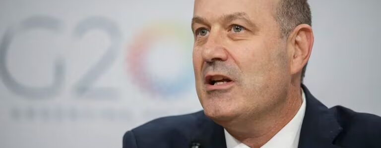 Sturzenegger le agradeció al Congreso por su «generosidad» en las atribuciones para reformar el Estado