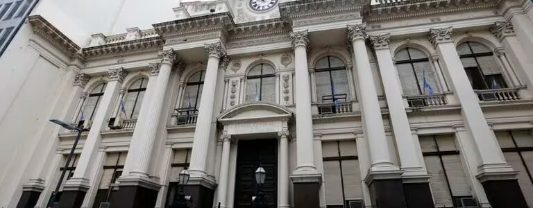 Tras el pago al FMI, el BCRA quedará con reservas netas negativas por USD 4.000 millones y comenzará otra revisión de metas