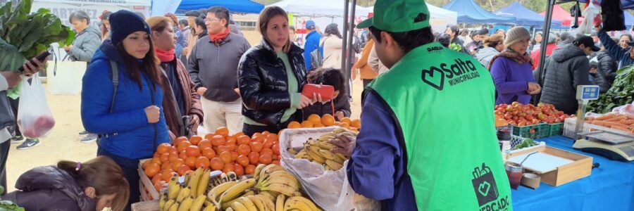 Miles de personas se acercaron a “El mercado en tu barrio” en zona norte