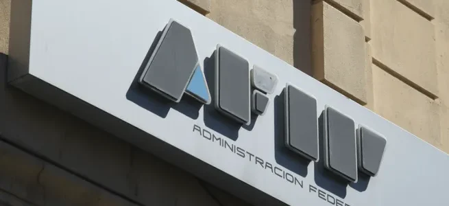 Impuesto PAIS: el Gobierno oficializó el cálculo para el pago de importadores