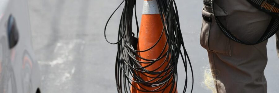 Avanza el operativo de despeje de cables en desuso