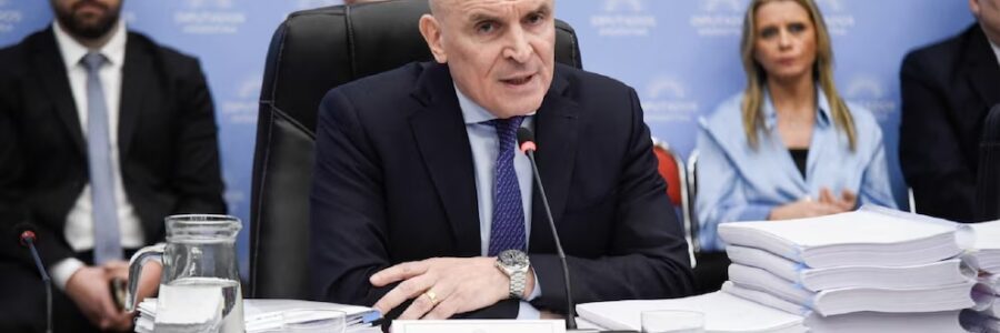 Presupuesto 2025: la oposición insiste en reclamar la presencia de Luis Caputo y pidió convocar a los gobernadores