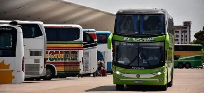 El gobierno de Javier Milei desreguló el transporte automotor de larga y mediana distancia