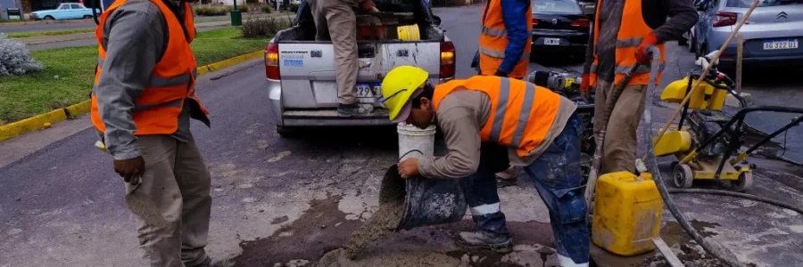 Continúa el operativo de nivelación de bocas de registro