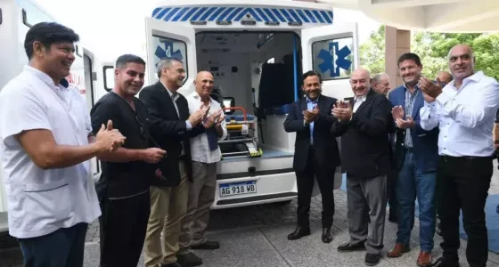 Reinversión en salud: Sáenz entregó las primeras ambulancias adquiridas por el ahorro sanitario a extranjeros