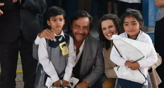 Gustavo Sáenz inició la entrega en Salta de más de 185.000 manuales y más de 265.000 kits escolares