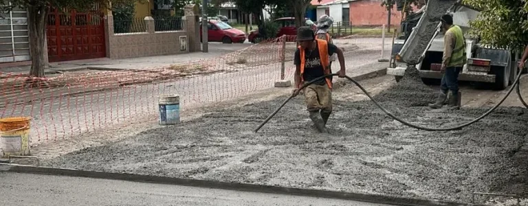 La Municipalidad ejecutó obras de hormigonado en el barrio Santa Lucía