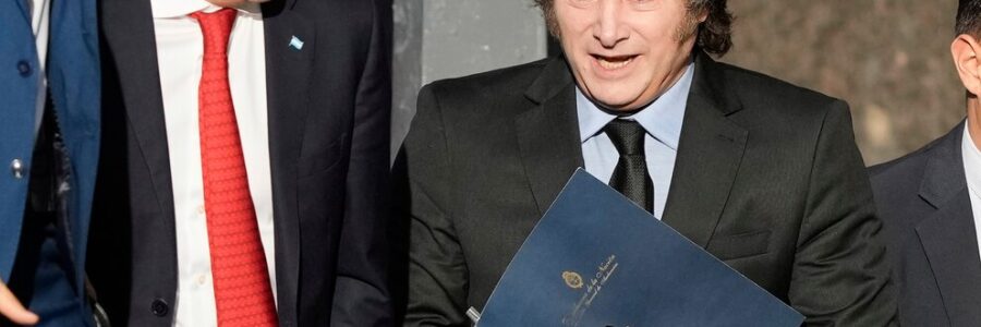 El FMI pidió bajar retenciones y el impuesto al cheque mientras el Gobierno prometió presentar una reforma a fin de año