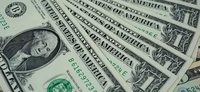 El Gobierno anunciará hoy los cambios para liberar el uso de dólares del colchón