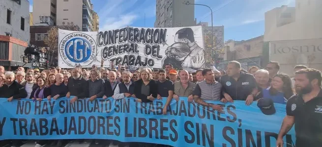 La CGT criticó el decreto del Gobierno que limita las huelgas: «Cercena un derecho constitucional»