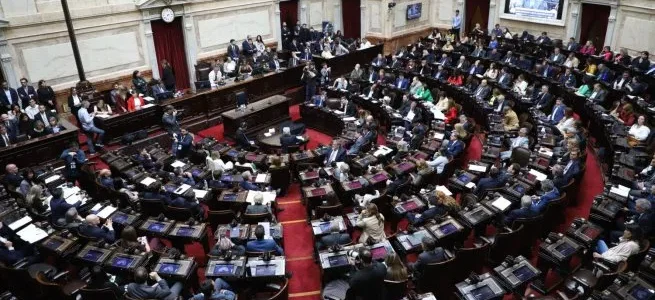 Diputados discute mejoras en jubilaciones, en medio de una nueva marcha en el Congreso