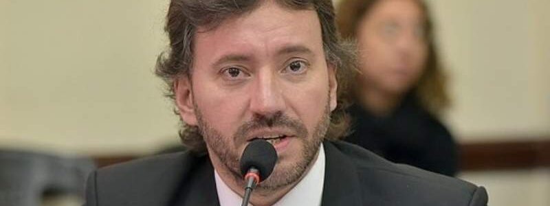 Martín del Frari quiere ser Defensor del Pueblo, renunció a su banca del Concejo
