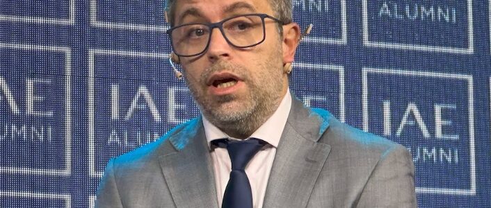Tras la suba del dólar, un asesor de Caputo aseguró: “El BCRA tiene dólares suficientes para defender la banda cambiaria”
