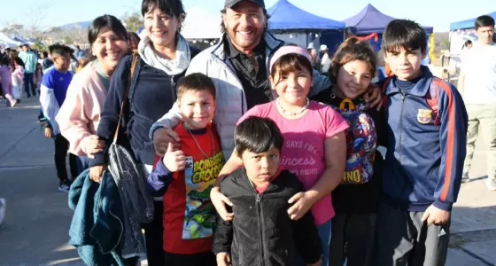 El gobernador Sáenz se sumó a la celebración del Día de la Niñez en el Parque del Bicentenario junto a miles de familias