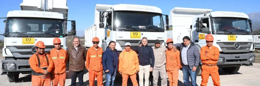 La Dirección Provincial de Vialidad sumó nuevas maquinarias con una entrega realizada por el gobernador Sáenz
