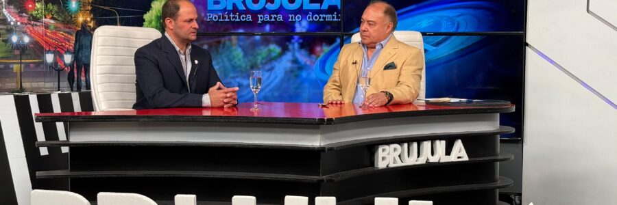 BRÚJULA CON ALFREDO FIGUEROA