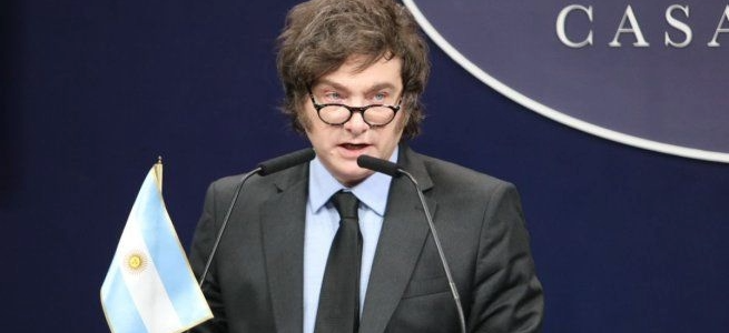 El día después de la derrota, el Gobierno anunció una mesa política nacional y la convocatoria al diálogo a los gobernadores