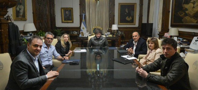 Javier Milei se pone al frente de la campaña: definen convocatoria a gobernadores y amplían mesa bonaerense