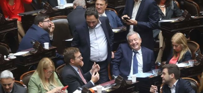 Diputados: el Gobierno perdió votos de provincias y antiguos libertarios y no pudo sostener los vetos