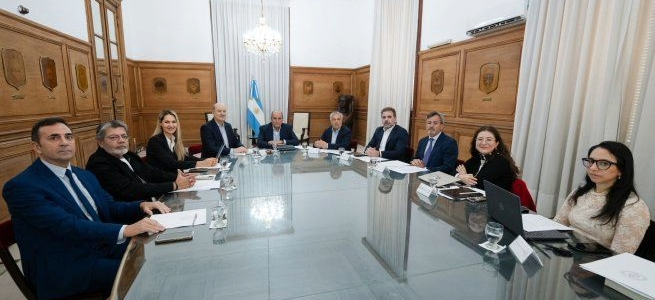 El Gobierno convocó al Consejo de Mayo para cumplir con la exigencia de mayor gobernabilidad que hizo EEUU