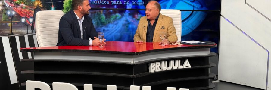 BRÚJULA CON JUAN ESTEBAN ROMERO