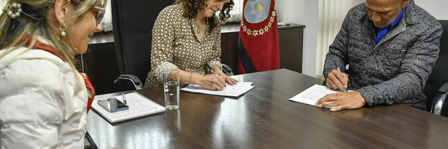 Educación y Rivadavia Banda Norte firman un convenio para reforzar la trayectoria educativa de estudiantes