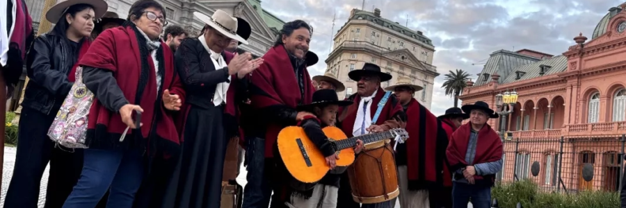Sáenz reclamó las obras para Salta frente a Casa Rosada: “Vengo a cumplir con lo que le prometí a los salteños”