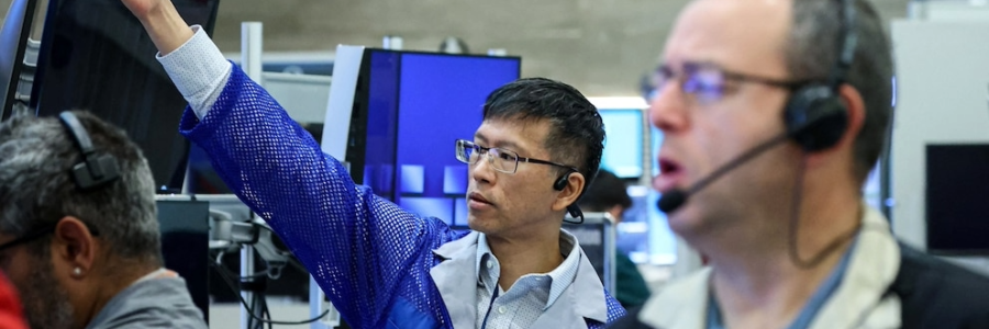 El riesgo país se derrumbó casi 400 puntos y cerró en 708