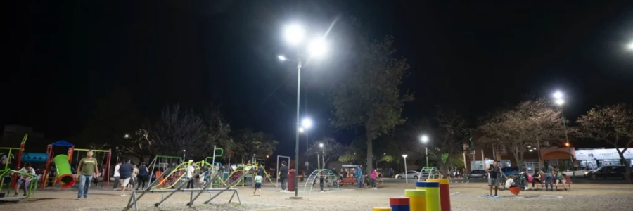 Los vecinos de la ciudad ya pueden disfrutar de la renovada plaza Bernardo Frías
