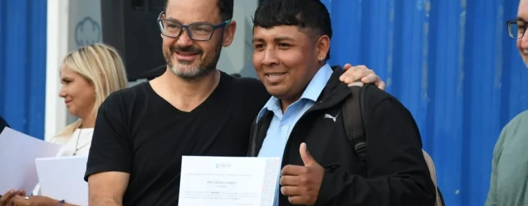 La Municipalidad y la UPATECo entregaron 700 certificados a vecinos de la ciudad