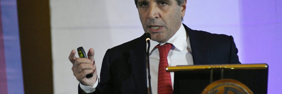 Con baja de encajes y premio a inversores, el Gobierno renovó 96% de un mega vencimiento de deuda